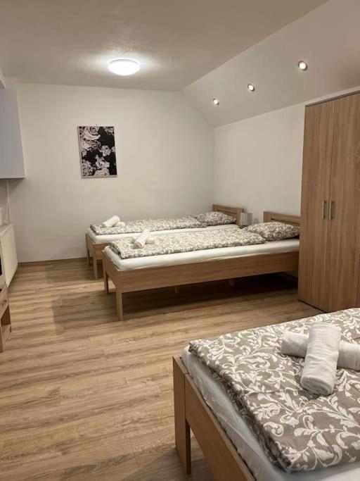 Bada Bing Plaza Apartamento Bratislava Exterior foto